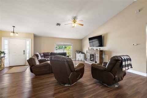 Casa en venta en Groveland, Florida, 3 dormitorios, 165.18 m2 № 1662841 - foto 8