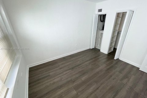 Снять в аренду кондоминиум в Майами-Бич, Флорида 1 спальня, 39.76м2, № 1998843 - фото 12