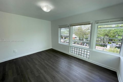 Снять в аренду кондоминиум в Майами-Бич, Флорида 1 спальня, 39.76м2, № 1998843 - фото 5