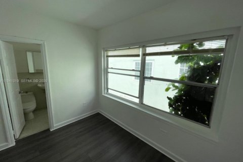 Снять в аренду кондоминиум в Майами-Бич, Флорида 1 спальня, 39.76м2, № 1998843 - фото 8