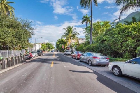 Снять в аренду кондоминиум в Майами-Бич, Флорида 1 спальня, 39.76м2, № 1998843 - фото 23