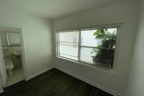 Снять в аренду кондоминиум в Майами-Бич, Флорида 1 спальня, 39.76м2, № 1998843 - фото 10