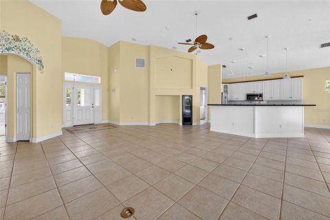 House in Palm Coast, Florida 3 bedrooms, 177.07 sq.m. № 2209541 - photo 5