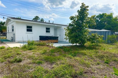 House in Titusville, Florida 4 bedrooms, 120.77 sq.m. № 1614229 - photo 20