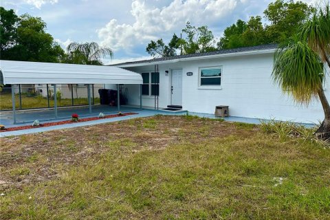 House in Titusville, Florida 4 bedrooms, 120.77 sq.m. № 1614229 - photo 4