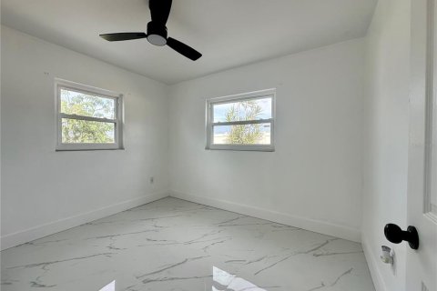 House in Titusville, Florida 4 bedrooms, 120.77 sq.m. № 1614229 - photo 11