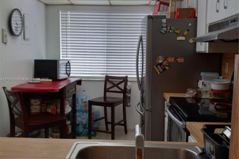 Condominio en venta en Lauderhill, Florida, 2 dormitorios, 99.41 m2 № 1965582 - foto 8