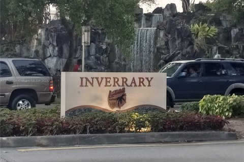 Condominio en venta en Lauderhill, Florida, 2 dormitorios, 99.41 m2 № 1965582 - foto 1