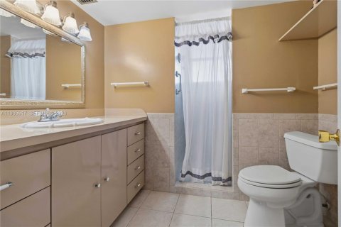 Condo in Miami, Florida, 1 bedroom  № 2026941 - photo 12