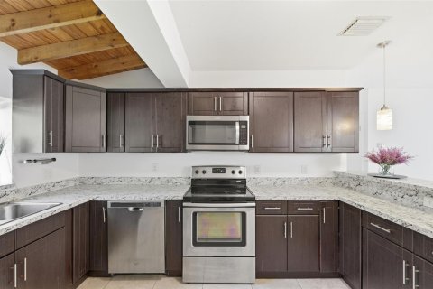 Casa en venta en Fort Lauderdale, Florida, 2 dormitorios, 75.16 m2 № 2270785 - foto 6