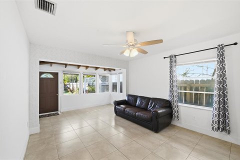 Casa en venta en Fort Lauderdale, Florida, 2 dormitorios, 75.16 m2 № 2270785 - foto 8