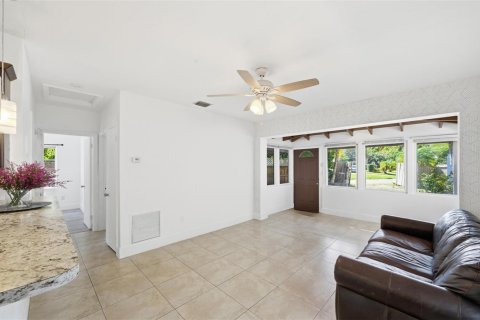Casa en venta en Fort Lauderdale, Florida, 2 dormitorios, 75.16 m2 № 2270785 - foto 9