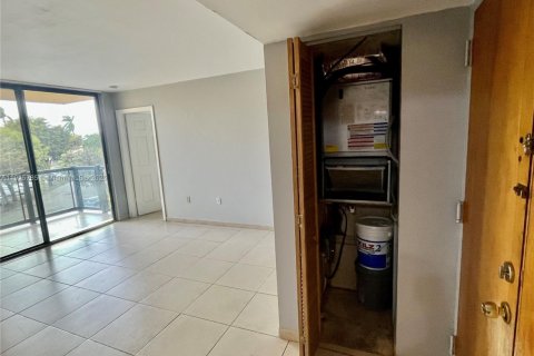 Condominio en alquiler en Miami, Florida, 2 dormitorios, 83.43 m2 № 1971821 - foto 6