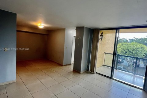 Condominio en alquiler en Miami, Florida, 2 dormitorios, 83.43 m2 № 1971821 - foto 7
