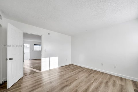 Copropriété à louer à Miami Beach, Floride: 1 chambre, 92.9 m2 № 2085919 - photo 16