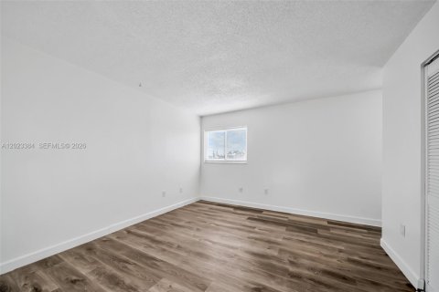 Copropriété à louer à Miami Beach, Floride: 1 chambre, 92.9 m2 № 2085919 - photo 10