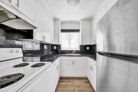 Copropriété à louer à Miami Beach, Floride: 1 chambre, 92.9 m2 № 2085919 - photo 9