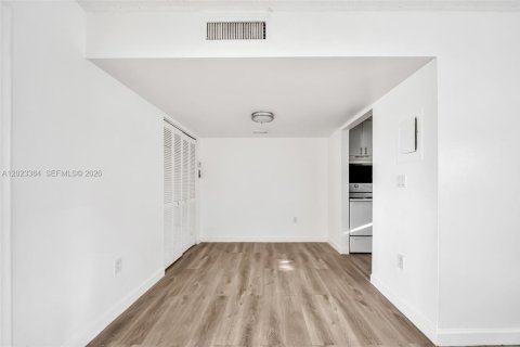 Copropriété à louer à Miami Beach, Floride: 1 chambre, 92.9 m2 № 2085919 - photo 8