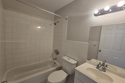 House in Homestead, Florida 3 bedrooms № 1714795 - photo 16