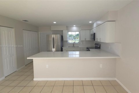 House in Homestead, Florida 3 bedrooms № 1714795 - photo 5