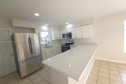 House in Homestead, Florida 3 bedrooms № 1714795 - photo 8