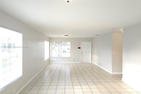 House in Homestead, Florida 3 bedrooms № 1714795 - photo 4