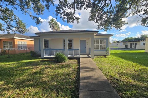 House in Homestead, Florida 3 bedrooms № 1714795 - photo 2
