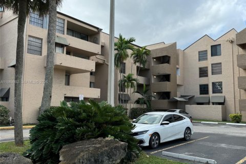 Copropriété à vendre à Miami, Floride: 2 chambres, 86.4 m2 № 2052012 - photo 12