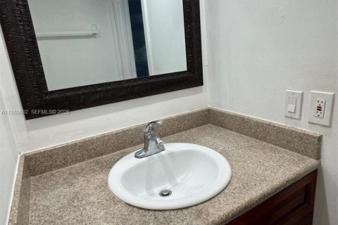 Copropriété à vendre à Miami, Floride: 2 chambres, 86.4 m2 № 2052012 - photo 6
