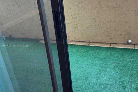 Copropriété à vendre à Miami, Floride: 2 chambres, 86.4 m2 № 2052012 - photo 10