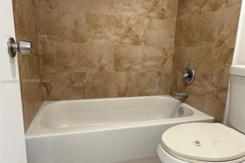 Copropriété à vendre à Miami, Floride: 2 chambres, 86.4 m2 № 2052012 - photo 5