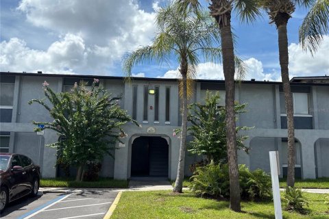 Apartamento en alquiler en Orlando, Florida, 3 dormitorios, 117.99 m2 № 1877411 - foto 1