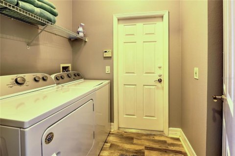 House in Kissimmee, Florida 5 bedrooms, 227.52 sq.m. № 1650131 - photo 25