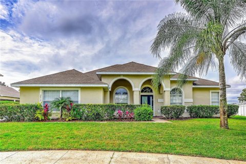 House in Kissimmee, Florida 5 bedrooms, 227.52 sq.m. № 1650131 - photo 1