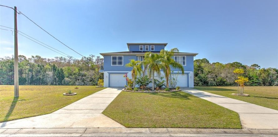 Casa en Hernando Beach, Florida 3 dormitorios, 185.62 m2 № 1899662