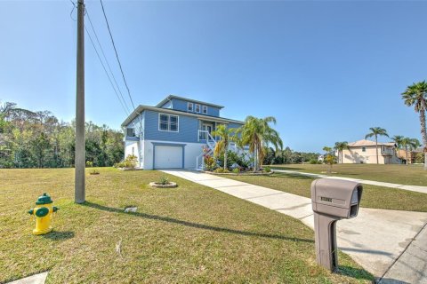 Casa en venta en Hernando Beach, Florida, 3 dormitorios, 185.62 m2 № 1899662 - foto 2