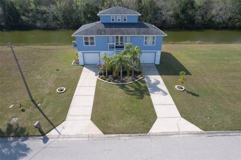 Casa en venta en Hernando Beach, Florida, 3 dormitorios, 185.62 m2 № 1899662 - foto 3