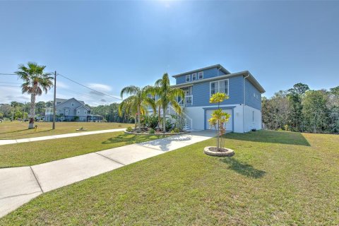 Casa en venta en Hernando Beach, Florida, 3 dormitorios, 185.62 m2 № 1899662 - foto 4