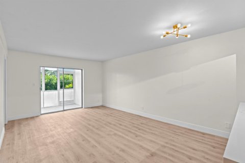 Copropriété à vendre à Lake Worth, Floride: 2 chambres, 83.05 m2 № 2250388 - photo 11