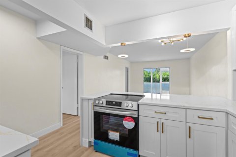 Copropriété à vendre à Lake Worth, Floride: 2 chambres, 83.05 m2 № 2250388 - photo 5