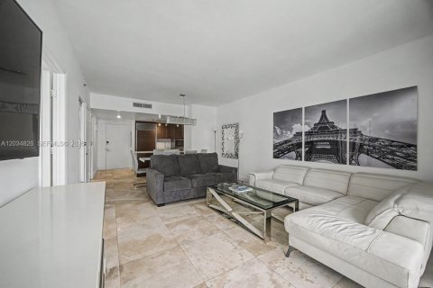 Condominio en alquiler en Miami, Florida, 2 dormitorios, 88.54 m2 № 2085581 - foto 7