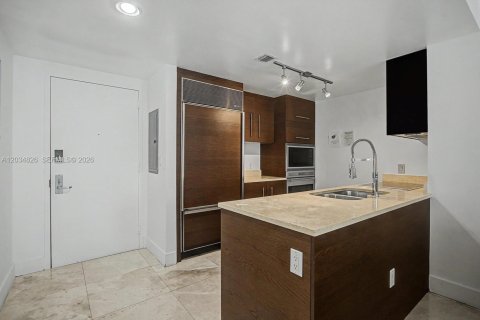 Condominio en alquiler en Miami, Florida, 2 dormitorios, 88.54 m2 № 2085581 - foto 3