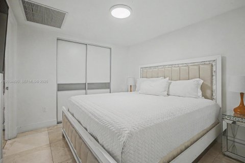 Condominio en alquiler en Miami, Florida, 2 dormitorios, 88.54 m2 № 2085581 - foto 8