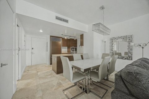 Condominio en alquiler en Miami, Florida, 2 dormitorios, 88.54 m2 № 2085581 - foto 4