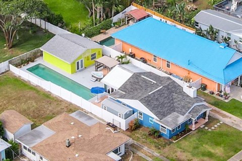 House in Daytona Beach, Florida 3 bedrooms, 184.32 sq.m. № 1681820 - photo 1