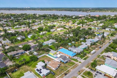 House in Daytona Beach, Florida 3 bedrooms, 184.32 sq.m. № 1681820 - photo 4