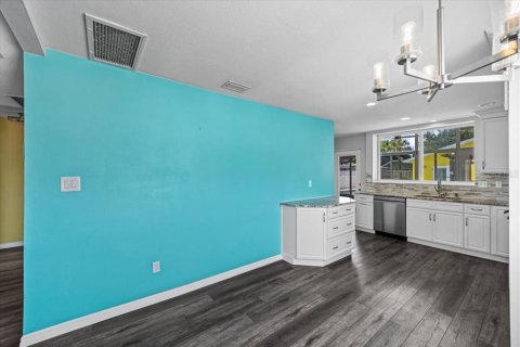 House in Daytona Beach, Florida 3 bedrooms, 184.32 sq.m. № 1681820 - photo 13