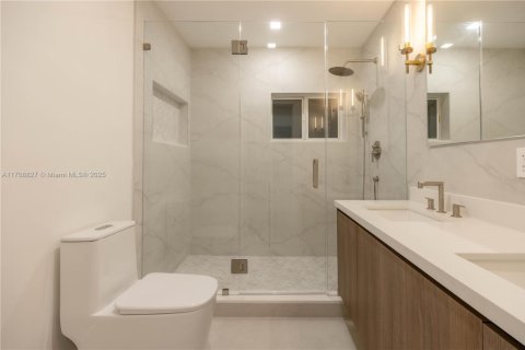 House in Miami, Florida 3 bedrooms, 149.39 sq.m. № 1731700 - photo 7