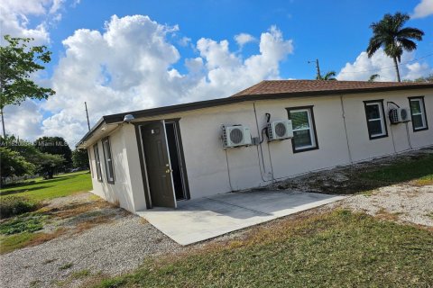 Immobilier commercial à Homestead, Floride № 2088530