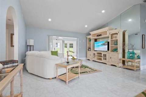 Villa ou maison à vendre à Palm Coast, Floride: 5 chambres, 258.92 m2 № 2099734 - photo 19